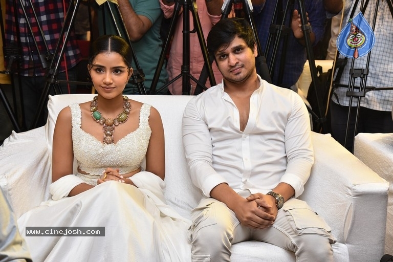 Karthikeya 2 Press Meet - 20 / 21 photos