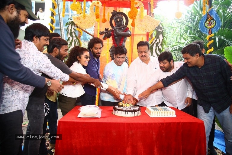 Karthikeya 2 Success Celebrations - 12 / 21 photos