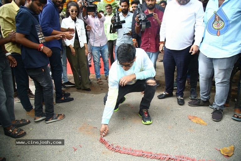 Karthikeya 2 Success Celebrations - 18 / 21 photos