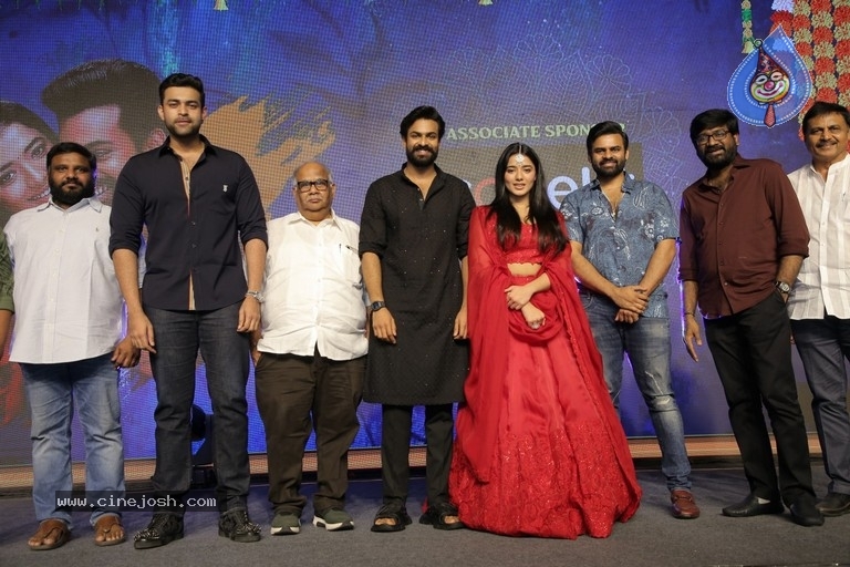Ranga Ranga Vaibhavanga Pre Release Event - 11 / 39 photos
