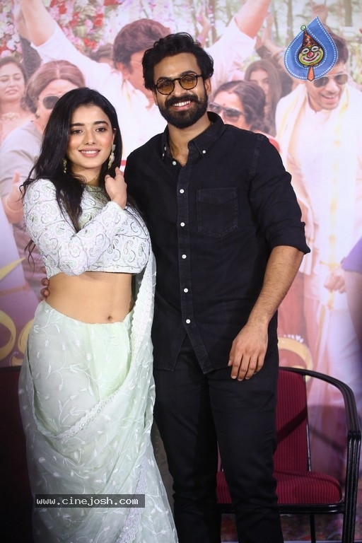 Ranga Ranga Vaibhavanga Trailer Launch - 12 / 20 photos