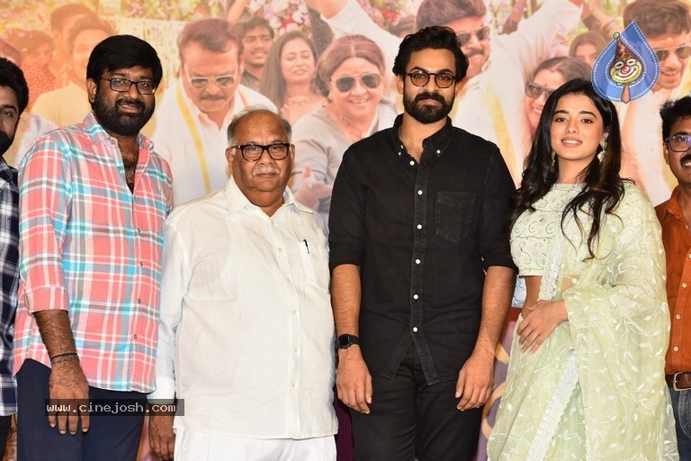 Ranga Ranga Vaibhavanga Trailer Launch - 13 / 20 photos