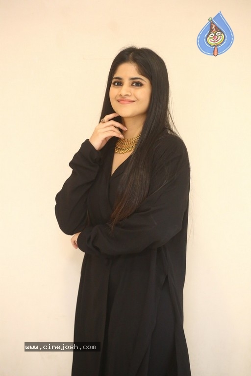 Megha Akash Photos - 8 / 17 photos