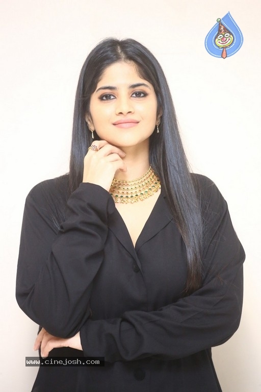 Megha Akash Photos - 15 / 17 photos