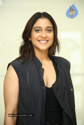 Regina Cassandra Photos - 11 of 22