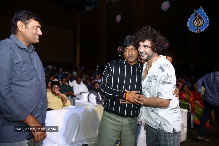 Aa Ammayi Gurinchi Meeku Cheppali Event - 26 / 59 photos