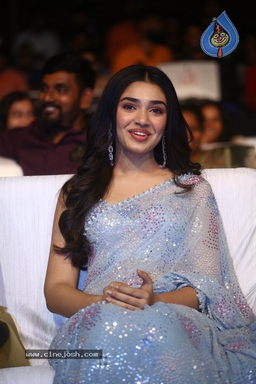 Aa Ammayi Gurinchi Meeku Cheppali Event - 29 / 59 photos