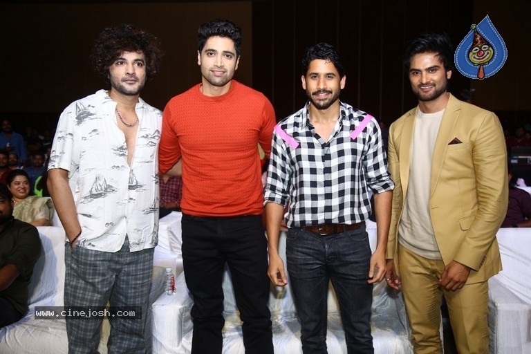 Aa Ammayi Gurinchi Meeku Cheppali Event - 37 / 59 photos