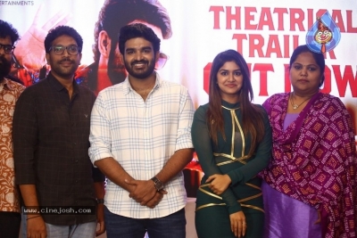 Nenu Meeku Baga Kavalsina Vadini Press Meet - 6 of 12