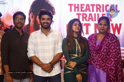 Nenu Meeku Baga Kavalsina Vadini Press Meet - 10 of 12