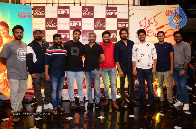 Oke Oka Jeevitham Special Celebrity Premier Show - 14 / 16 photos