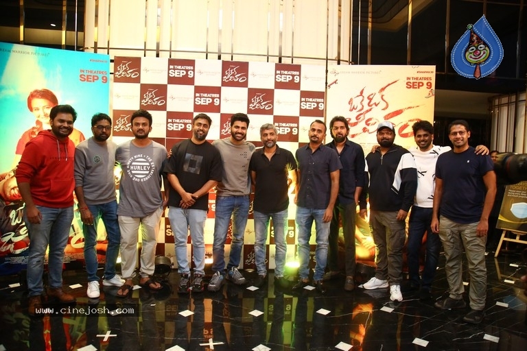 Oke Oka Jeevitham Special Celebrity Premier Show - 16 / 16 photos