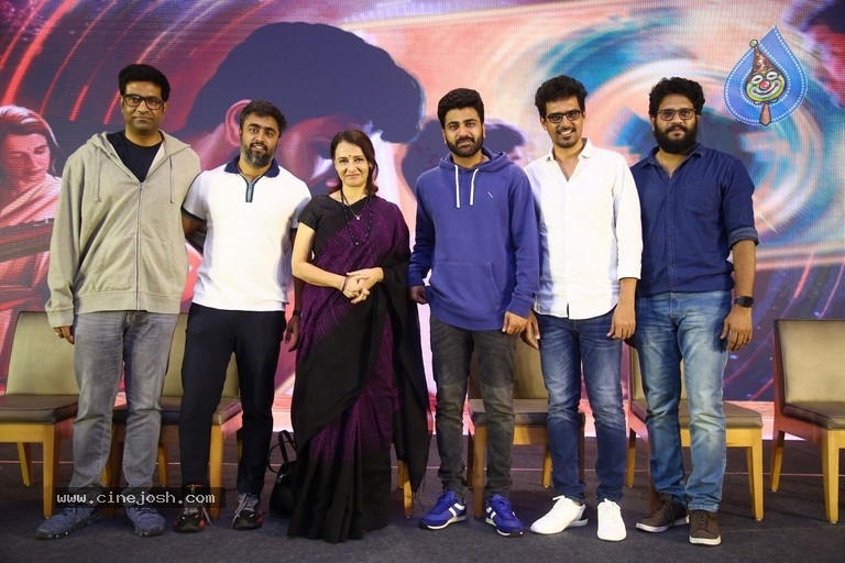 Oke Oka Jeevitham Success Meet - 9 / 21 photos