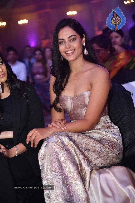 Celebrities at SIIMA 2022 Awards - 17 / 61 photos