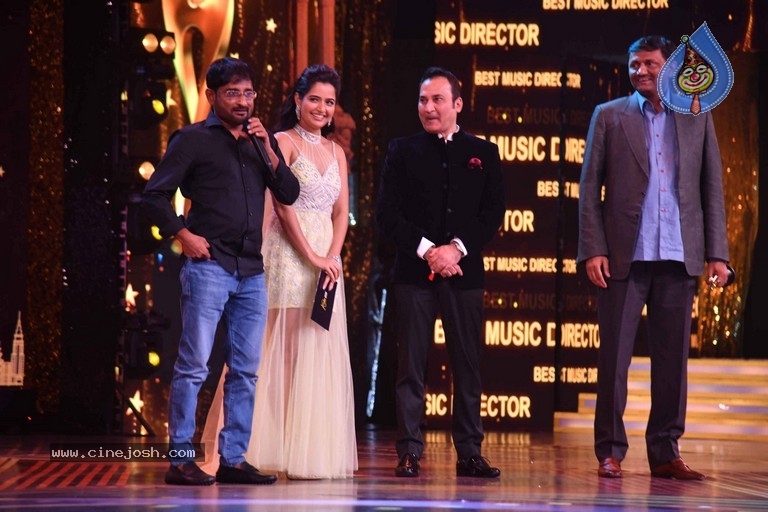 Celebrities at SIIMA 2022 Awards - 60 / 61 photos