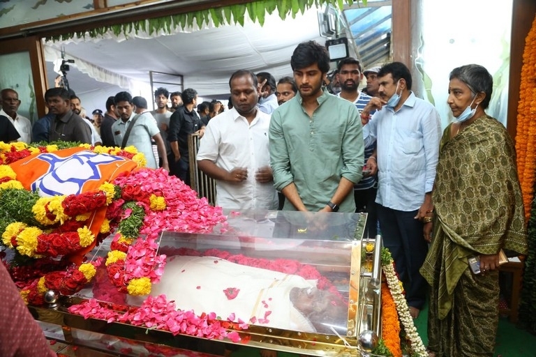 Celebrities Pay Condolences to Krishnam Raju  - 4 / 18 photos