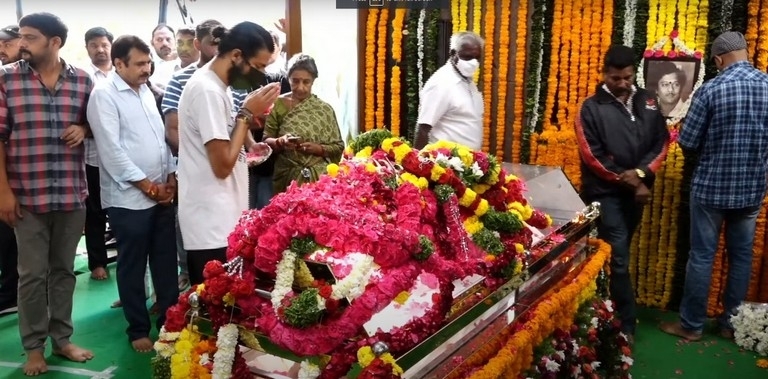 Celebrities Pay Condolences to Krishnam Raju  - 5 / 18 photos