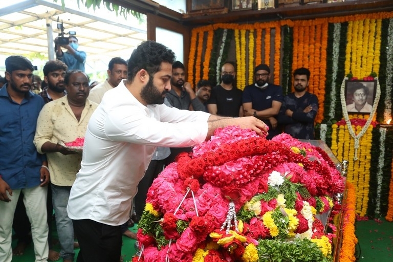 Celebrities Pays Tribute Krishnam Raju - 8 / 126 photos