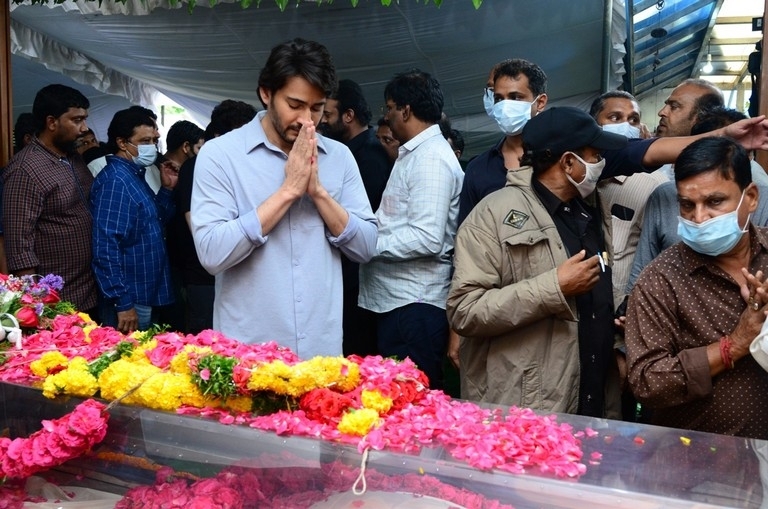 Celebrities Pays Tribute Krishnam Raju - 21 / 126 photos