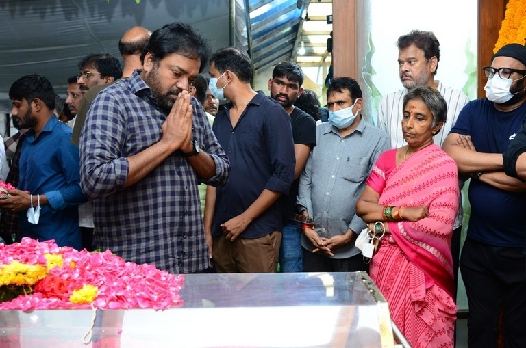 Celebrities Pays Tribute Krishnam Raju - 22 / 126 photos
