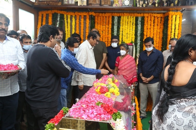Celebrities Pays Tribute Krishnam Raju - 25 / 126 photos