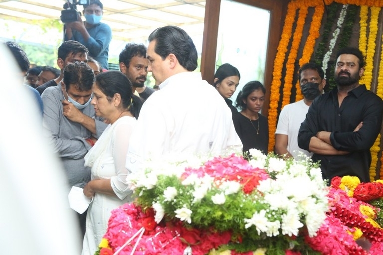 Celebrities Pays Tribute Krishnam Raju - 44 / 126 photos