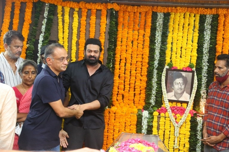 Celebrities Pays Tribute Krishnam Raju - 66 / 126 photos