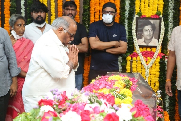 Celebrities Pays Tribute Krishnam Raju - 71 / 126 photos