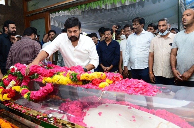 Celebrities Pays Tribute Krishnam Raju - 73 / 126 photos