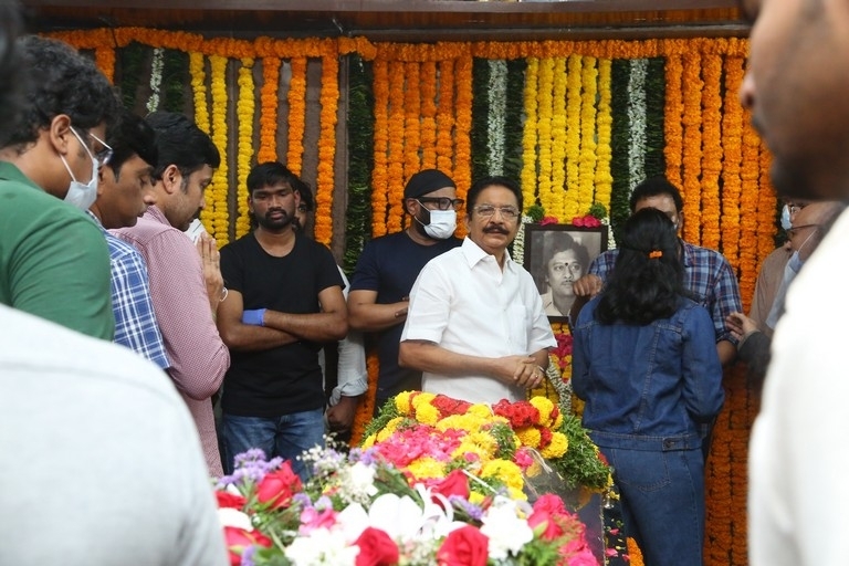 Celebrities Pays Tribute Krishnam Raju - 87 / 126 photos