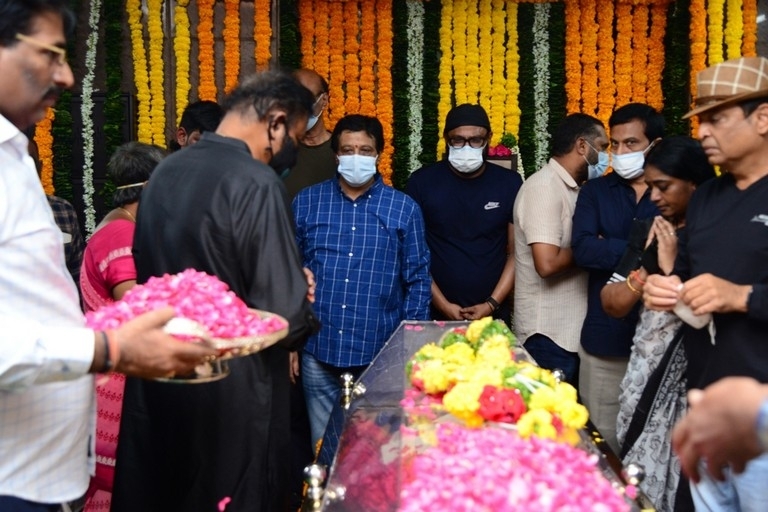 Celebrities Pays Tribute Krishnam Raju - 89 / 126 photos