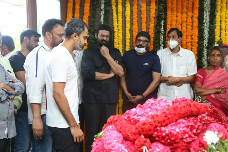 Celebrities Pays Tribute Krishnam Raju - 90 / 126 photos