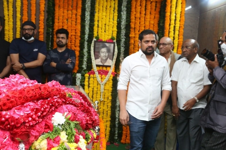Celebrities Pays Tribute Krishnam Raju - 91 / 126 photos