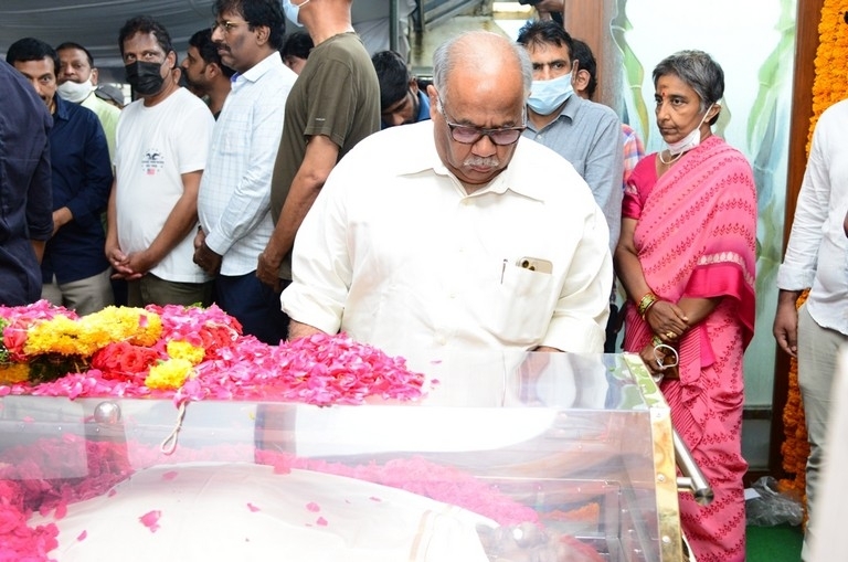 Celebrities Pays Tribute Krishnam Raju - 92 / 126 photos