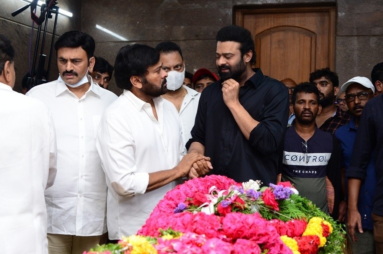 Celebrities Pays Tribute Krishnam Raju - 100 / 126 photos