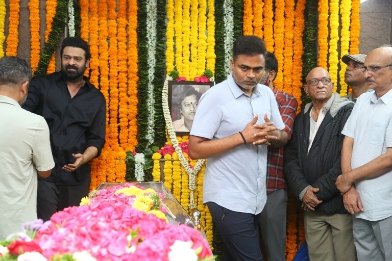 Celebrities Pays Tribute Krishnam Raju - 101 / 126 photos