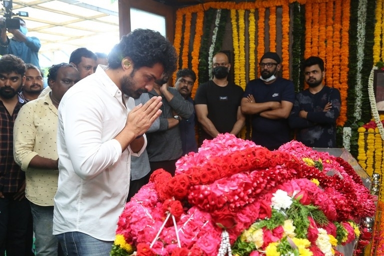 Celebrities Pays Tribute Krishnam Raju - 108 / 126 photos