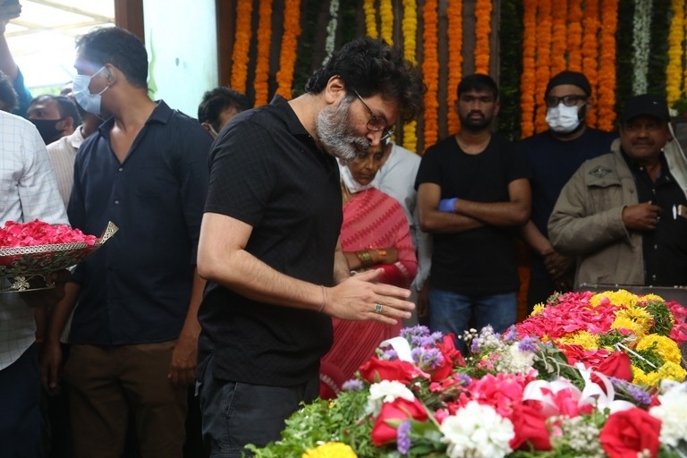 Celebrities Pays Tribute Krishnam Raju - 110 / 126 photos