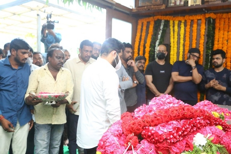 Celebrities Pays Tribute Krishnam Raju - 113 / 126 photos