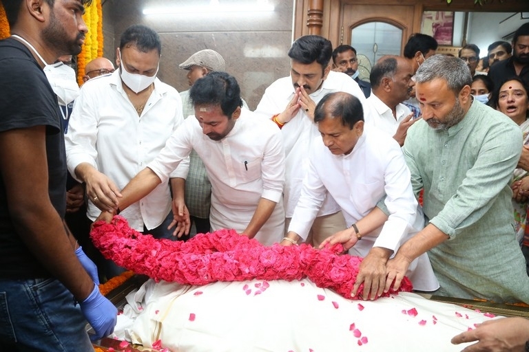 Celebrities Pays Tribute Krishnam Raju - 120 / 126 photos