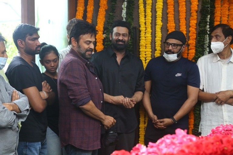 Celebrities Pays Tribute Krishnam Raju - 123 / 126 photos