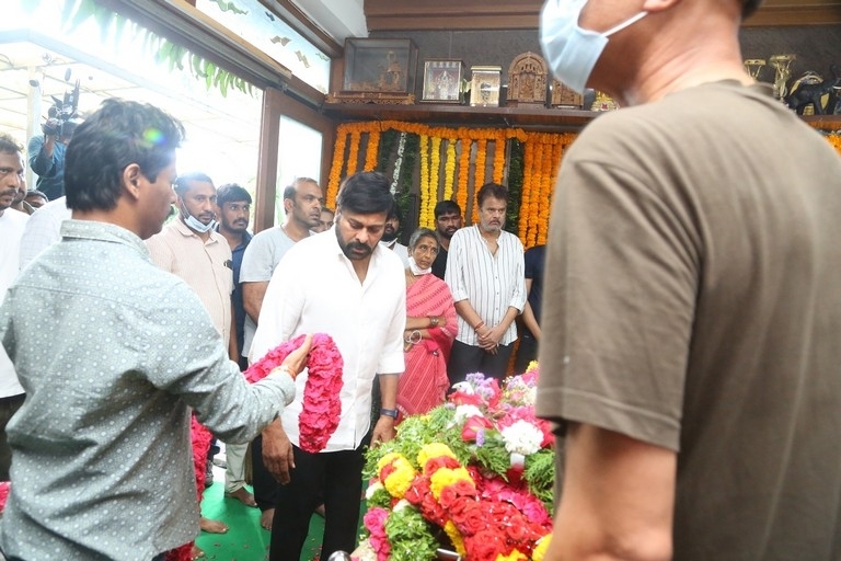 Celebrities Pays Tribute Krishnam Raju - 125 / 126 photos