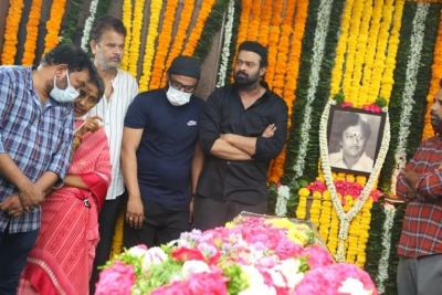 Celebrities Pays Tribute Krishnam Raju - 31 of 126