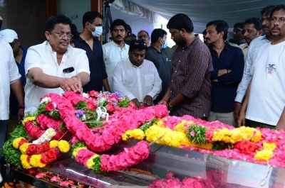 Celebrities Pays Tribute Krishnam Raju - 38 of 126