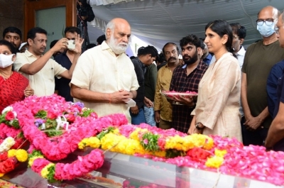 Celebrities Pays Tribute Krishnam Raju - 45 of 126