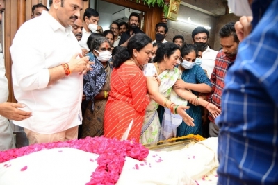 Celebrities Pays Tribute Krishnam Raju - 52 of 126