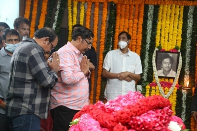 Celebrities Pays Tribute Krishnam Raju - 53 of 126