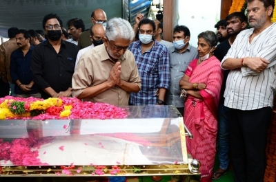 Celebrities Pays Tribute Krishnam Raju - 58 of 126