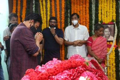 Celebrities Pays Tribute Krishnam Raju - 79 of 126