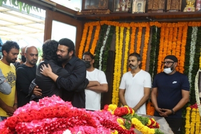 Celebrities Pays Tribute Krishnam Raju - 81 of 126